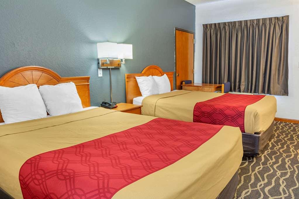 Econolodge Inn & Suites Albany Room photo