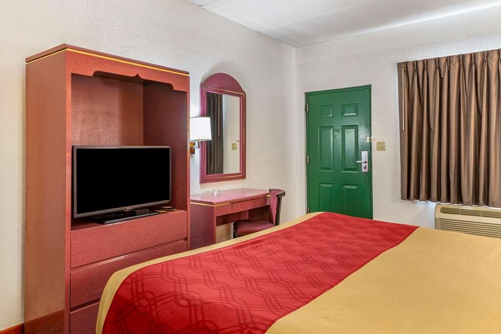Econolodge Inn & Suites Albany Room photo