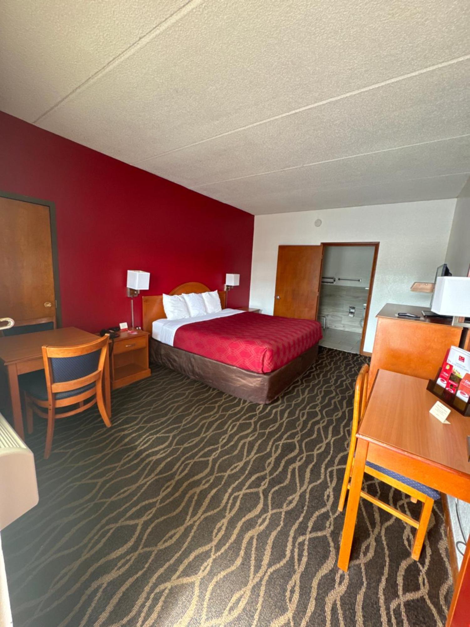 Econolodge Inn & Suites Albany Exterior photo