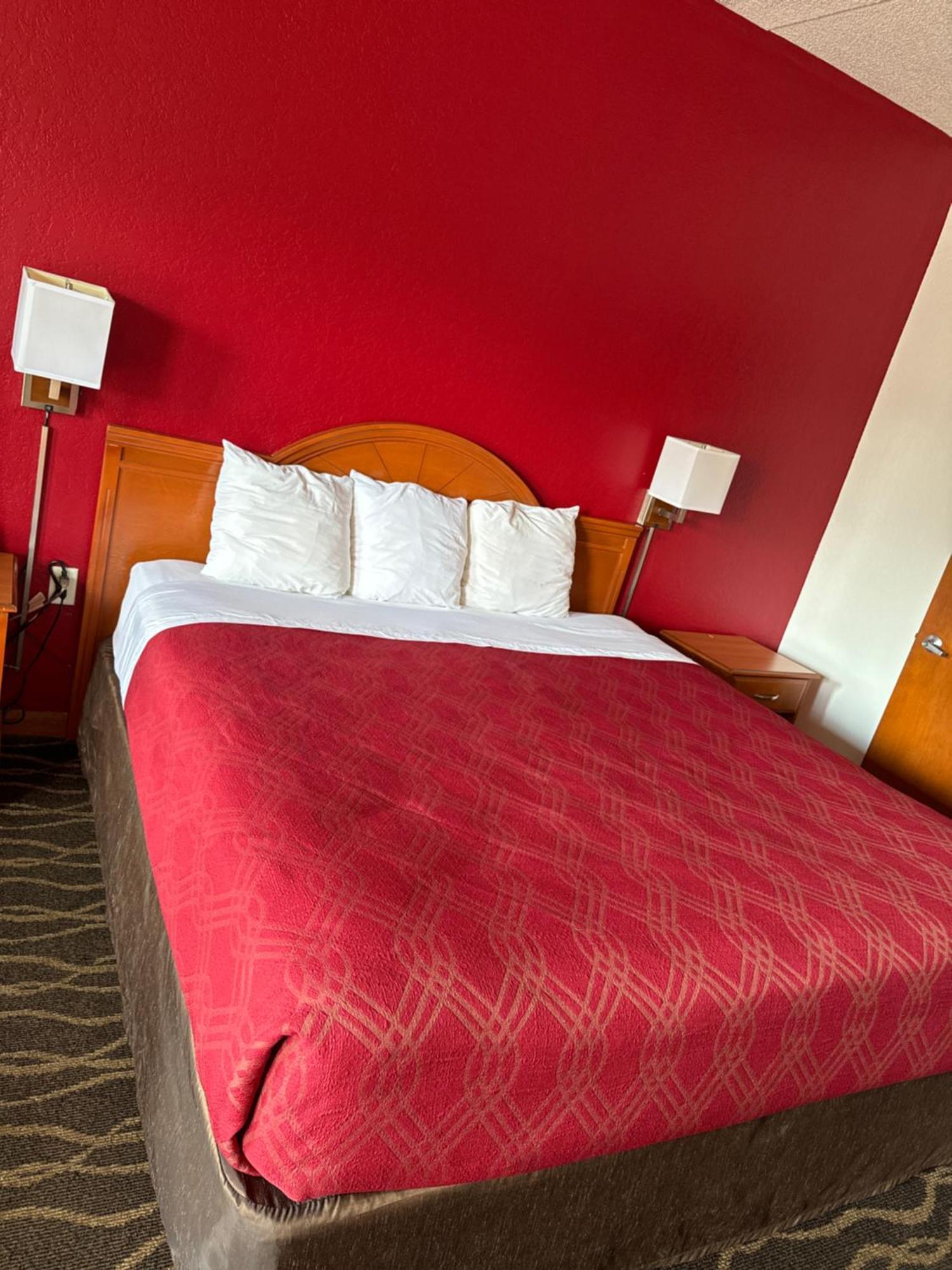 Econolodge Inn & Suites Albany Exterior photo