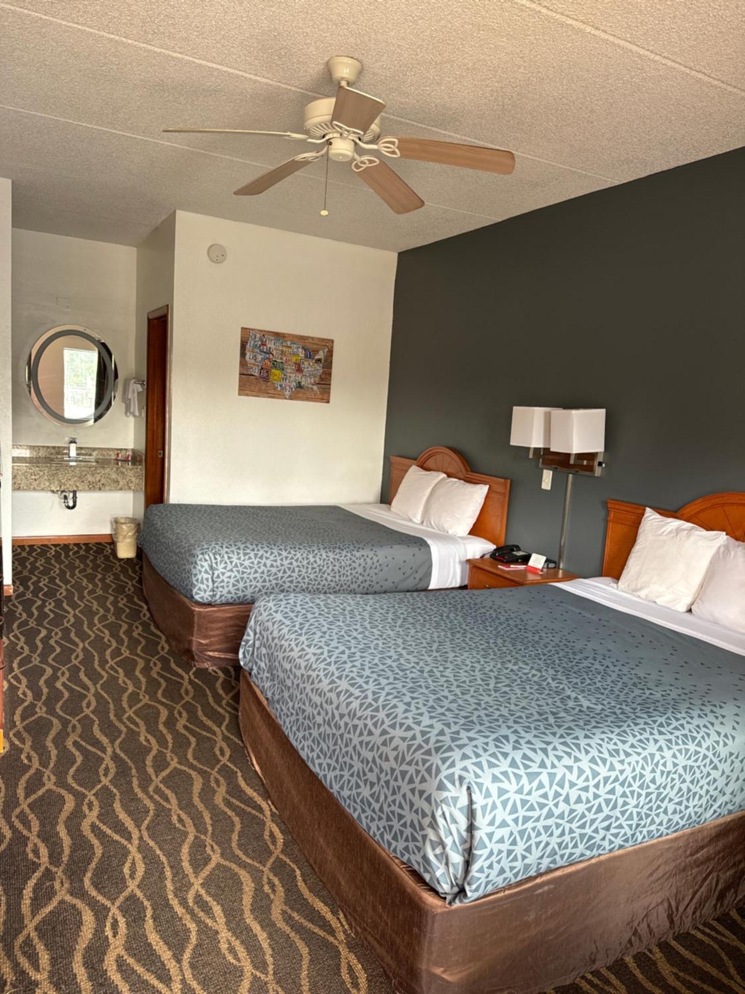 Econolodge Inn & Suites Albany Exterior photo