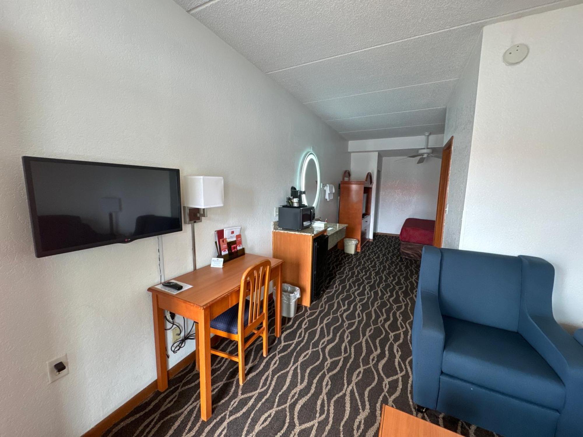 Econolodge Inn & Suites Albany Exterior photo