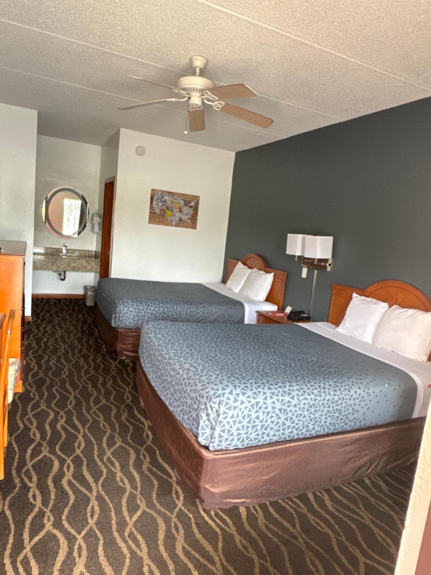 Econolodge Inn & Suites Albany Exterior photo